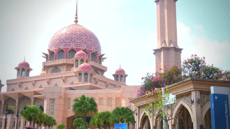 マレーシアのピンクモスク プトラモスク 見所や行き方など解説 雑ログ